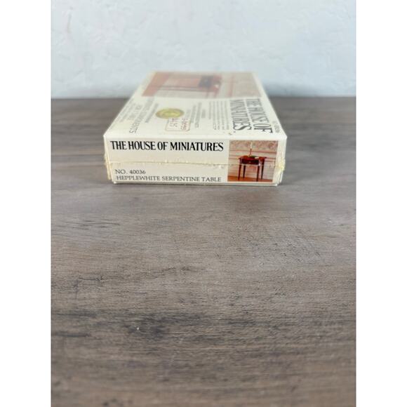 The House of Miniatures 40036, Hepplewhite Serpentine Table Circa 1780-1800 - Picture 2 of 2